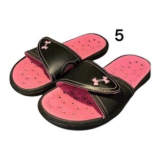 UNDER ARMOUR Slides Size 5 Barbie Pink and Black Beach Pool